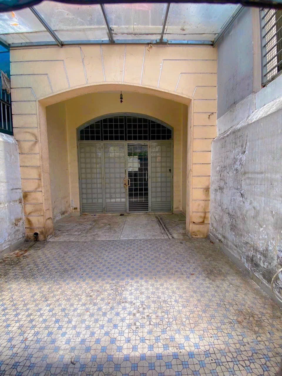 Cho thuê nhà 2 mặt tiền trước -sau hẻm xe hơi Lê Văn sỹ. thông Trường Sa, Quận 3